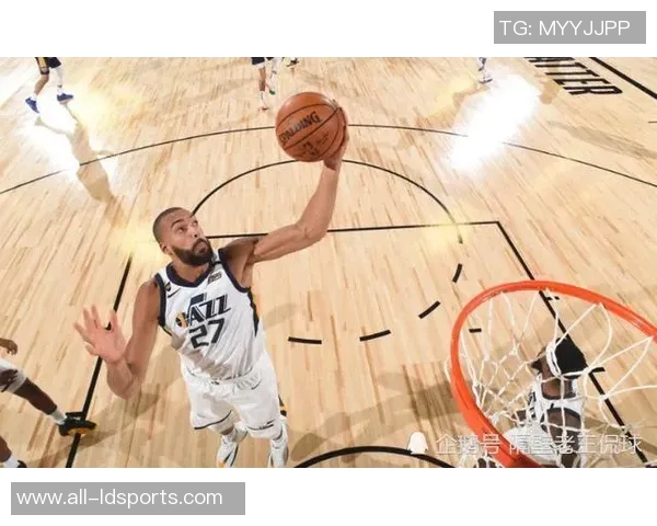 锡安轻松发威仅用16分钟砍下15分助攻表现令人惊艳