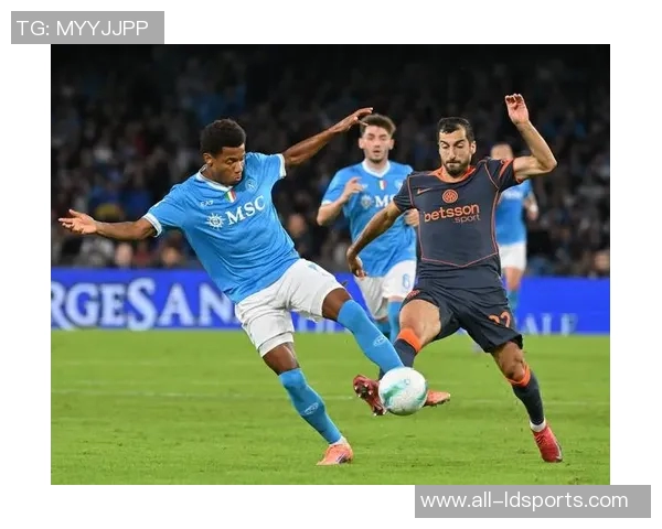 前裁判解析国米与那不勒斯平局点球判罚合理性及黄牌争议