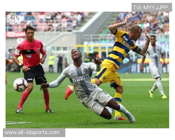 前裁判解读国米球迷事件或遭罚款但不会被判负的原因分析