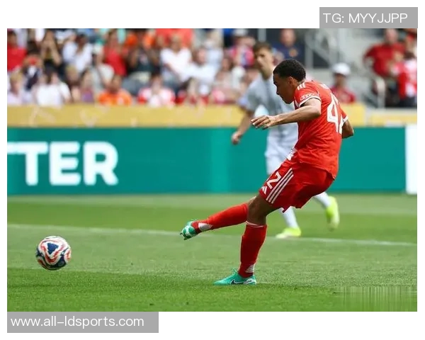 水晶宫怒斥被抢劫奥利塞转会拜仁后表现惊艳